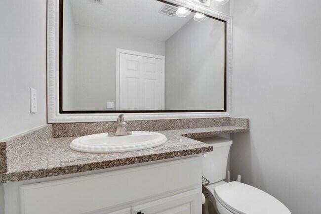 Building Photo - 3033 SE Brierwood Pl