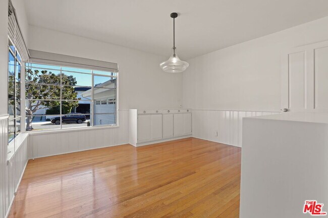 Building Photo - 1373 Beckwith Ave