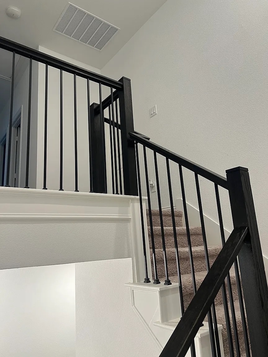 Building Photo - Room in House on Jones Dr