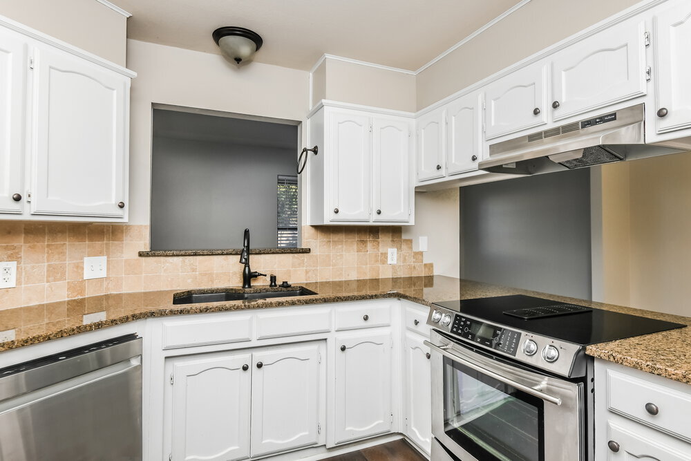 Building Photo - 1225 Cozby St W