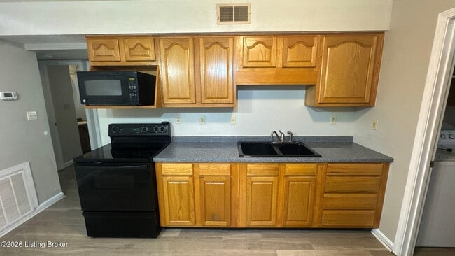 Building Photo - 5807 Larkgrove Dr