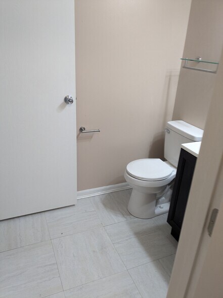 Half Bath 2 - 5350 Camelot Dr