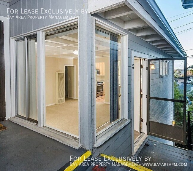 Building Photo - 286 Elm St