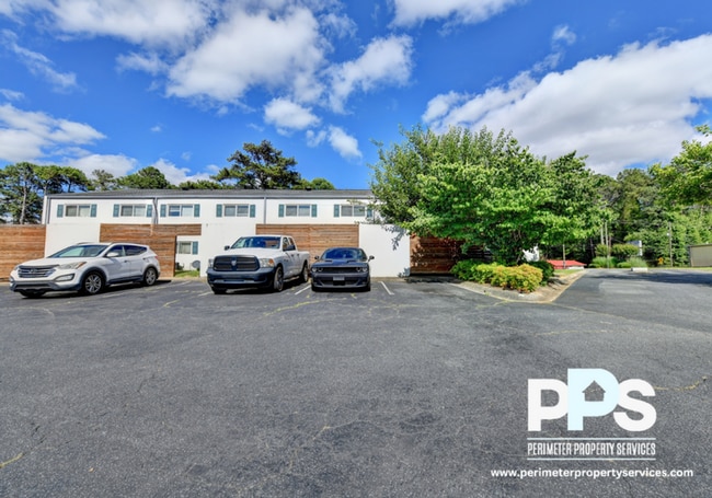 Building Photo - 1040 Sandtown Rd SW