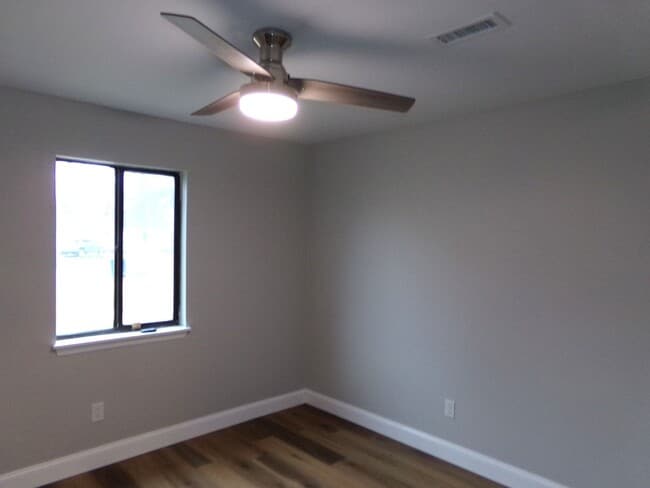 Building Photo - Modern Duplex