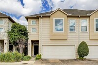 Building Photo - 3830 Center Plaza Dr