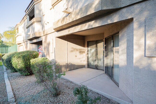 Building Photo - 1287 N Alma School Rd