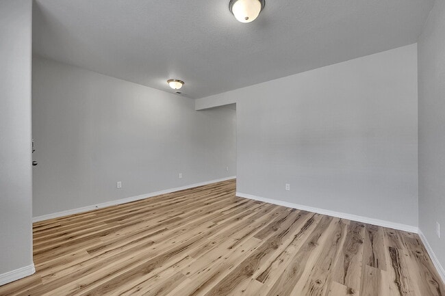 Building Photo - $2,595.00, 3 beds, 2.5 bath, Single Family...