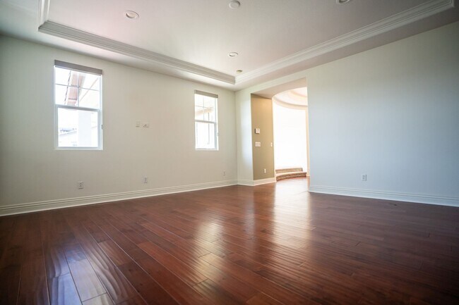 Building Photo - Exceptional estate Located In the highly desirable College Park Community.