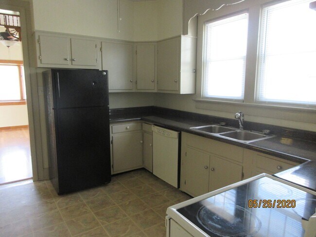 Building Photo - 1513 Runnion Ave