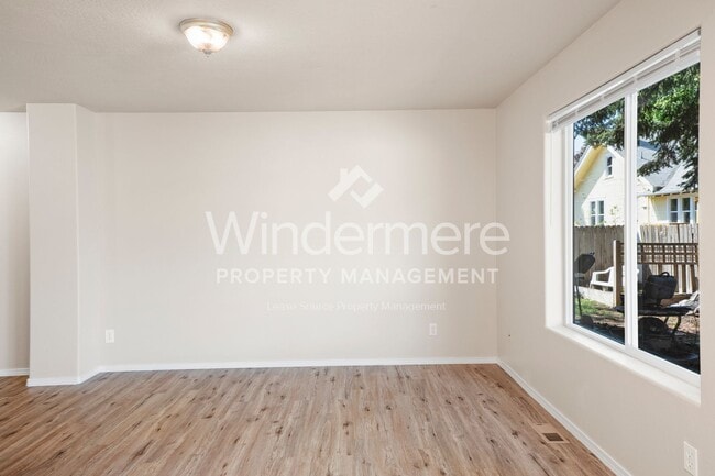 Building Photo - 114 N Bowdish Rd