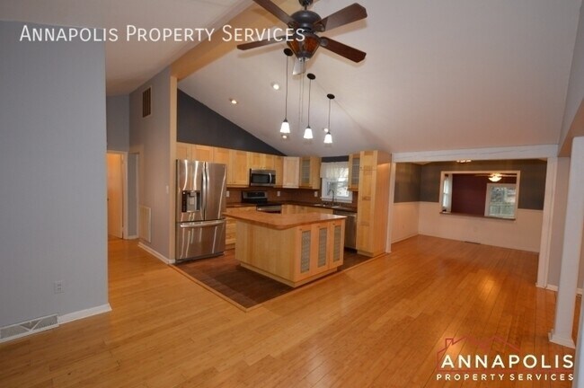 Building Photo - 1066 broadview drive