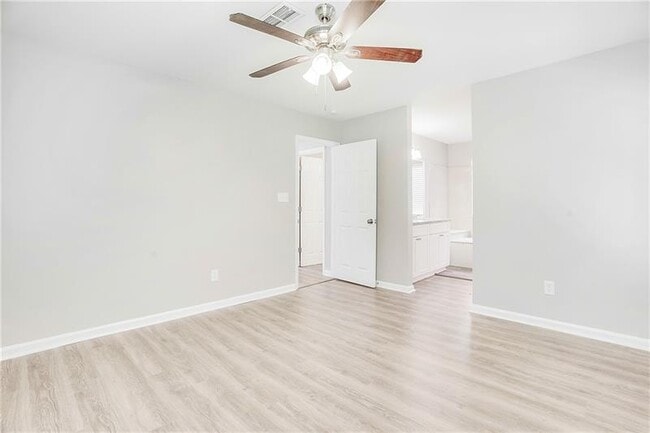 Building Photo - 448 Sheppard Crook