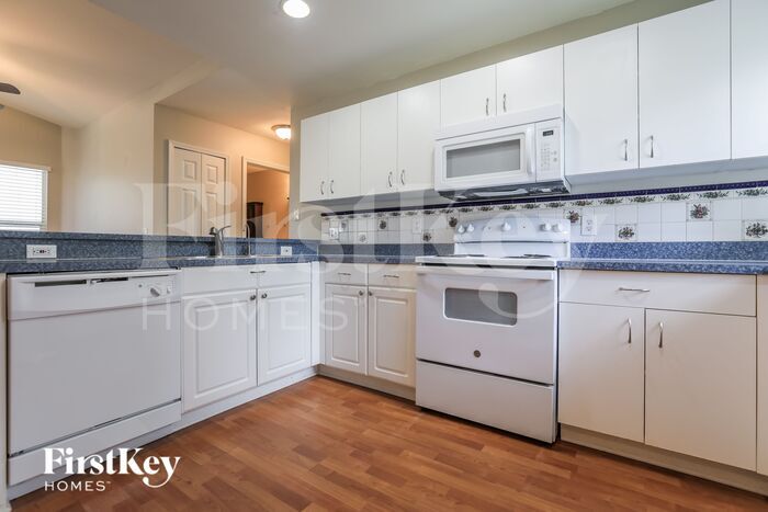 Building Photo - 2957 Wenona Dr