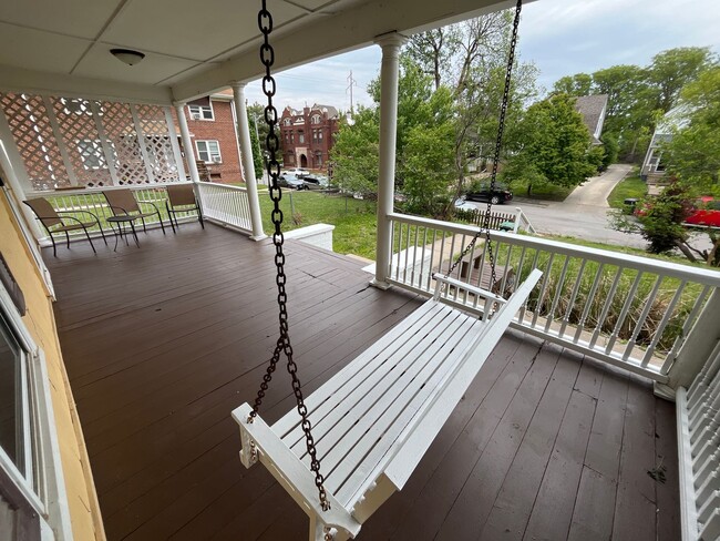 Building Photo - Large House Midtown