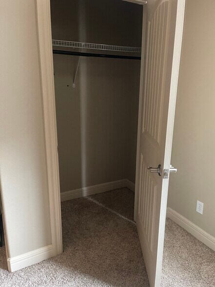 Building Photo - 1431 Heather Ln