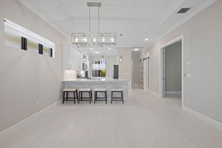 Building Photo - 16124 Key Biscayne Ln