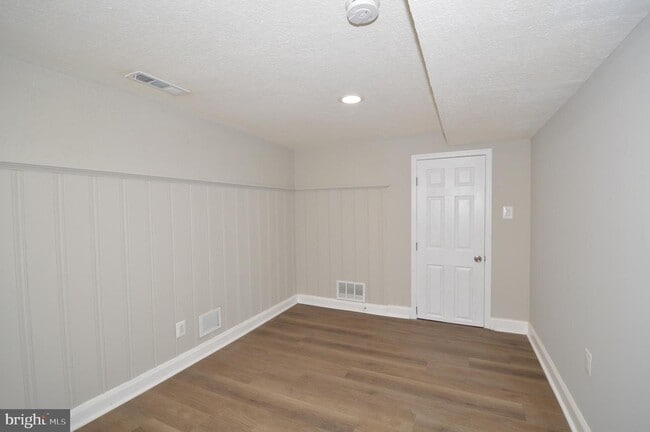 Building Photo - 1223 Newfield Rd