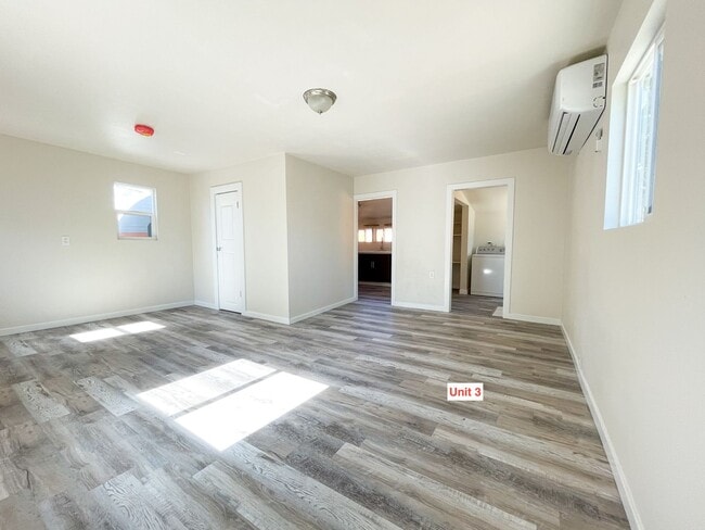 Building Photo - 1590 Tamarac St
