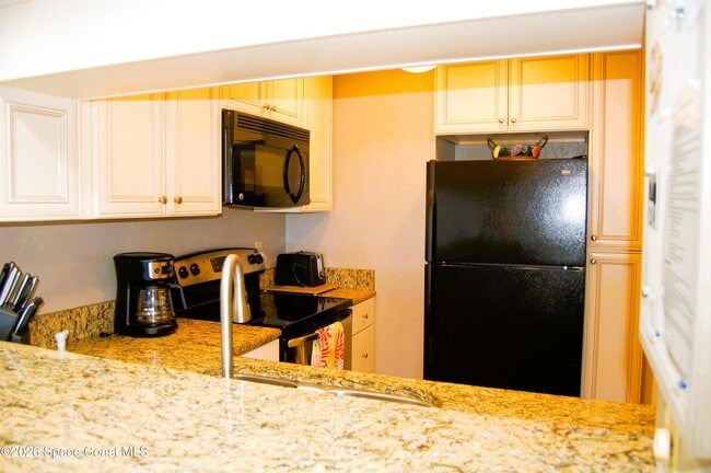 Building Photo - 5350 Ocean Beach Blvd