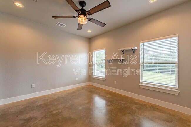 Building Photo - 617 Smarty Jones Ave
