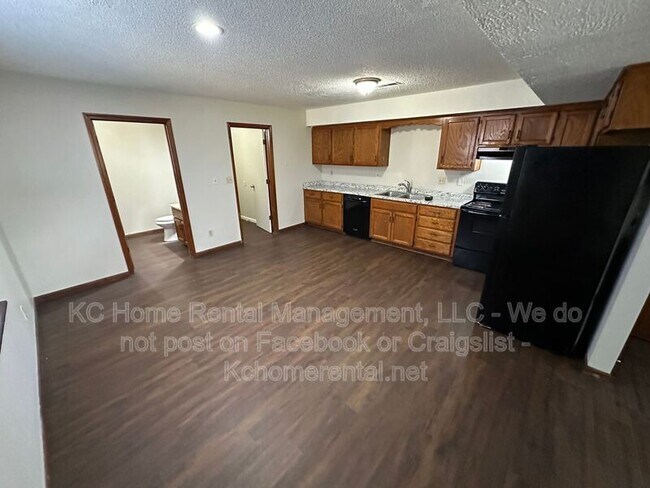 Building Photo - 225 Ottawa St