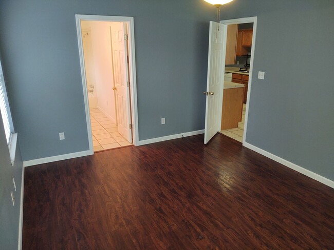 Building Photo - 707 STURGEN DR.