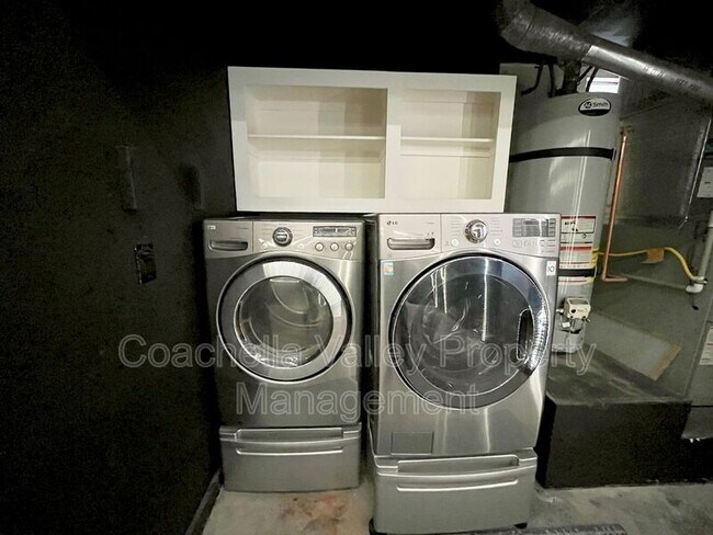 Building Photo - 45414 Driftwood Dr