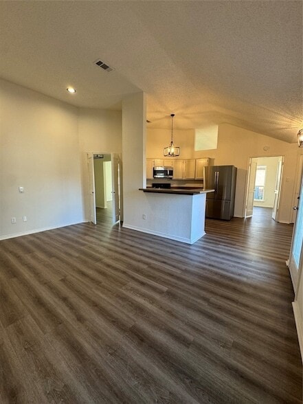 Building Photo - 503 Rose Dr