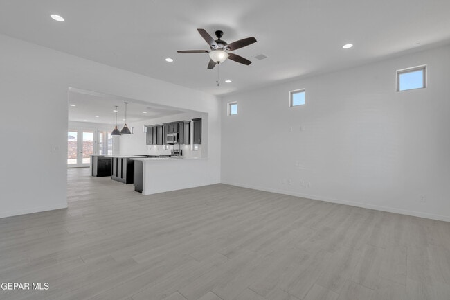 Building Photo - 14936 Hill Ridge Ct