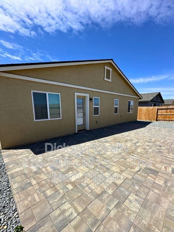 Building Photo - 501 Paradise Vly Rd