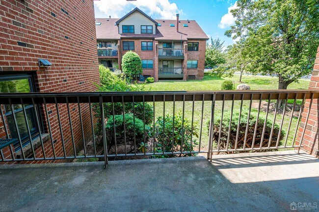 Building Photo - 135 Beverly Hl Ter