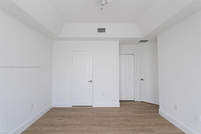 Building Photo - 3 br, 2.5 bath House - 11202 NW 83rd St Ap...