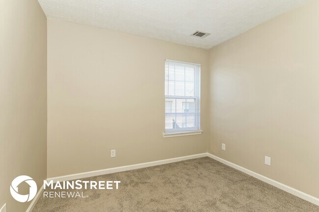 Building Photo - 340 Meadowridge Dr