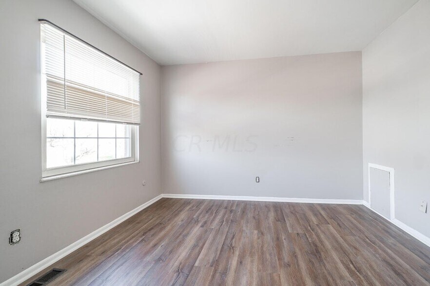 Building Photo - 106 Tarryton Ct E