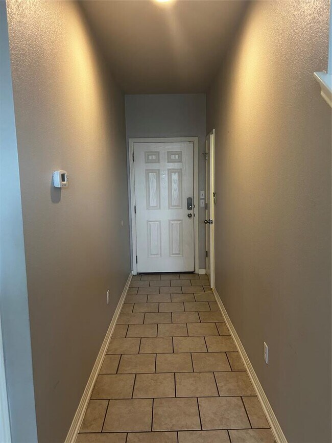 Building Photo - 150 Gambel Oak Way