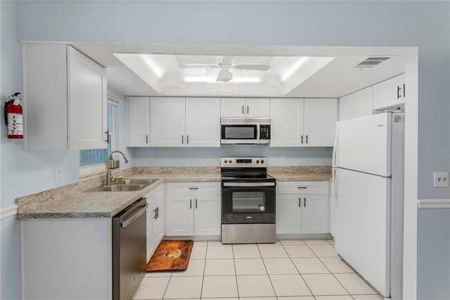 Building Photo - 332 Iowa Woods Cir W