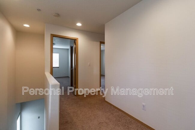 Building Photo - 865 NW Ivy St