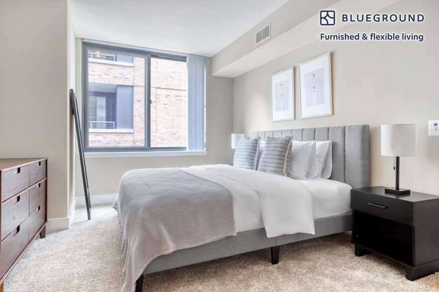 Building Photo - 425 L St NW