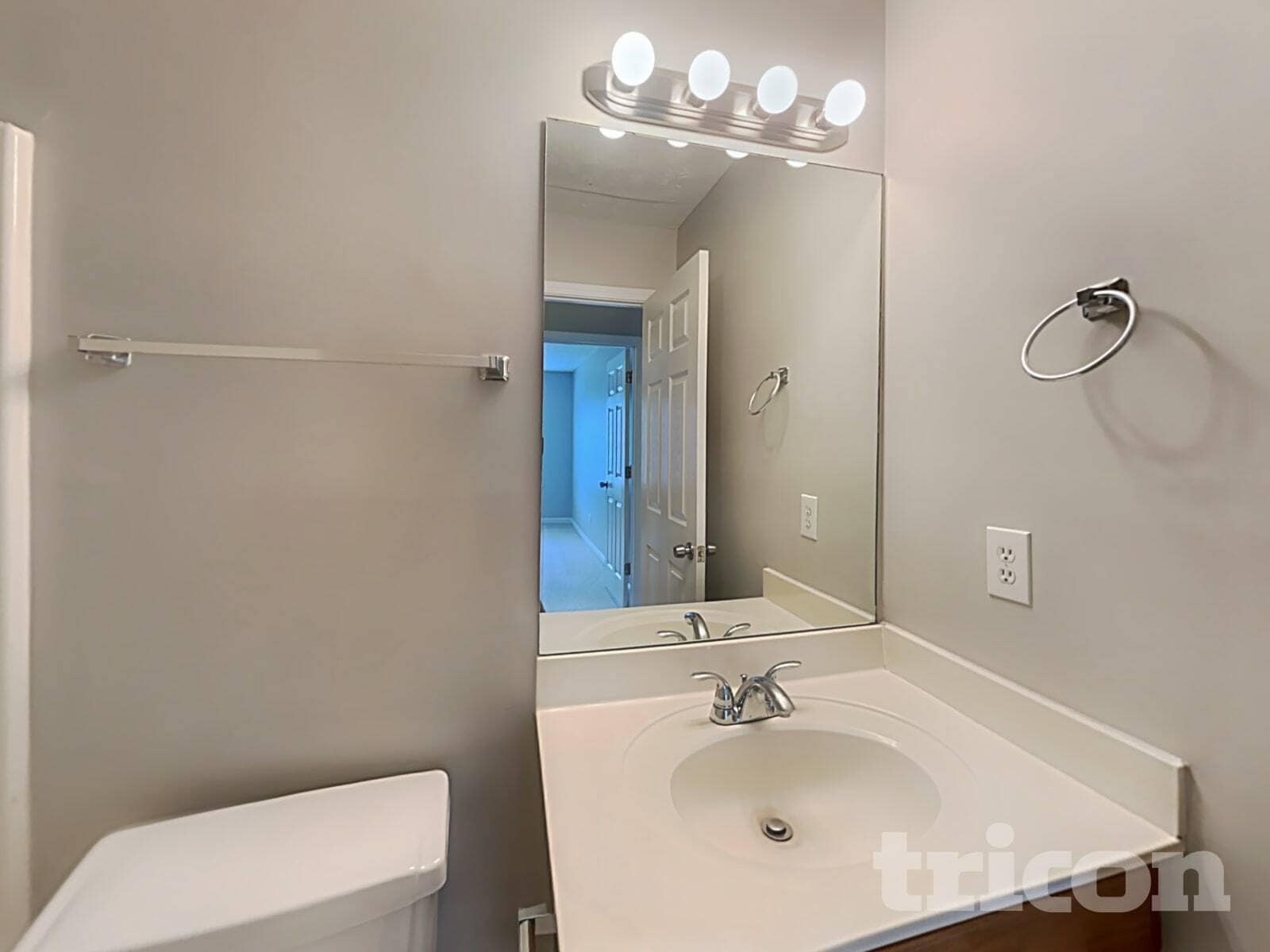 Building Photo - 4549 Aladdin Ct