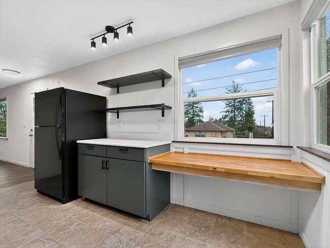 Building Photo - 12705 Evanston Ave N