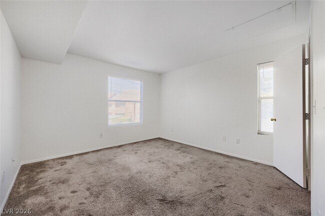 Building Photo - 1150 N Buffalo Dr
