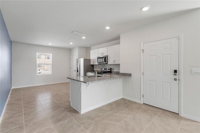 Building Photo - 2725 Silver Canoe Dr