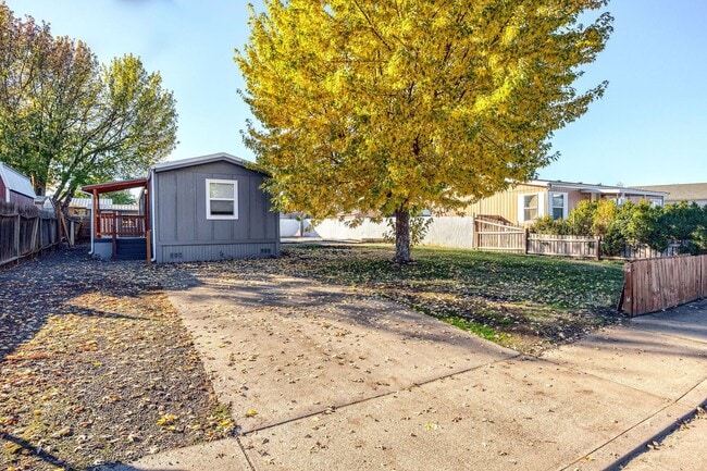 Primary Photo - Cozy Home and Beautiful Spacious Yard