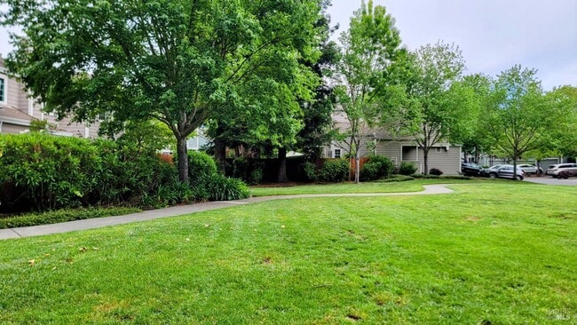 Building Photo - 1734 Zinfandel Dr