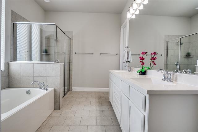 Building Photo - 15100 Roderick Rd