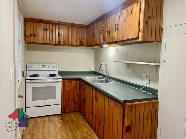 Building Photo - 293 US-302
