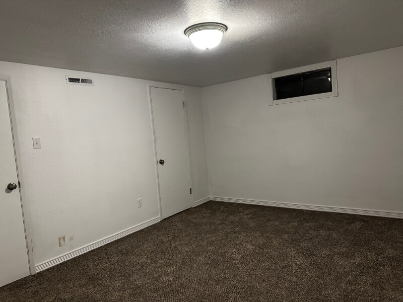 Building Photo - 2022 E Woodlawn Dr