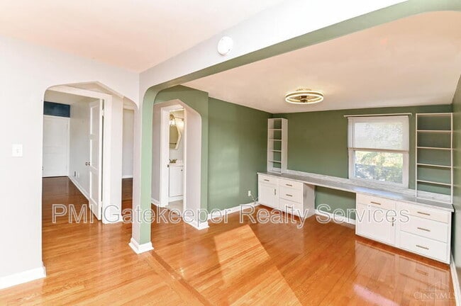 Building Photo - 5618 Leumas Rd