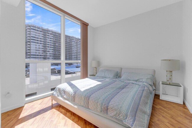 Building Photo - 1945 S Ocean Dr